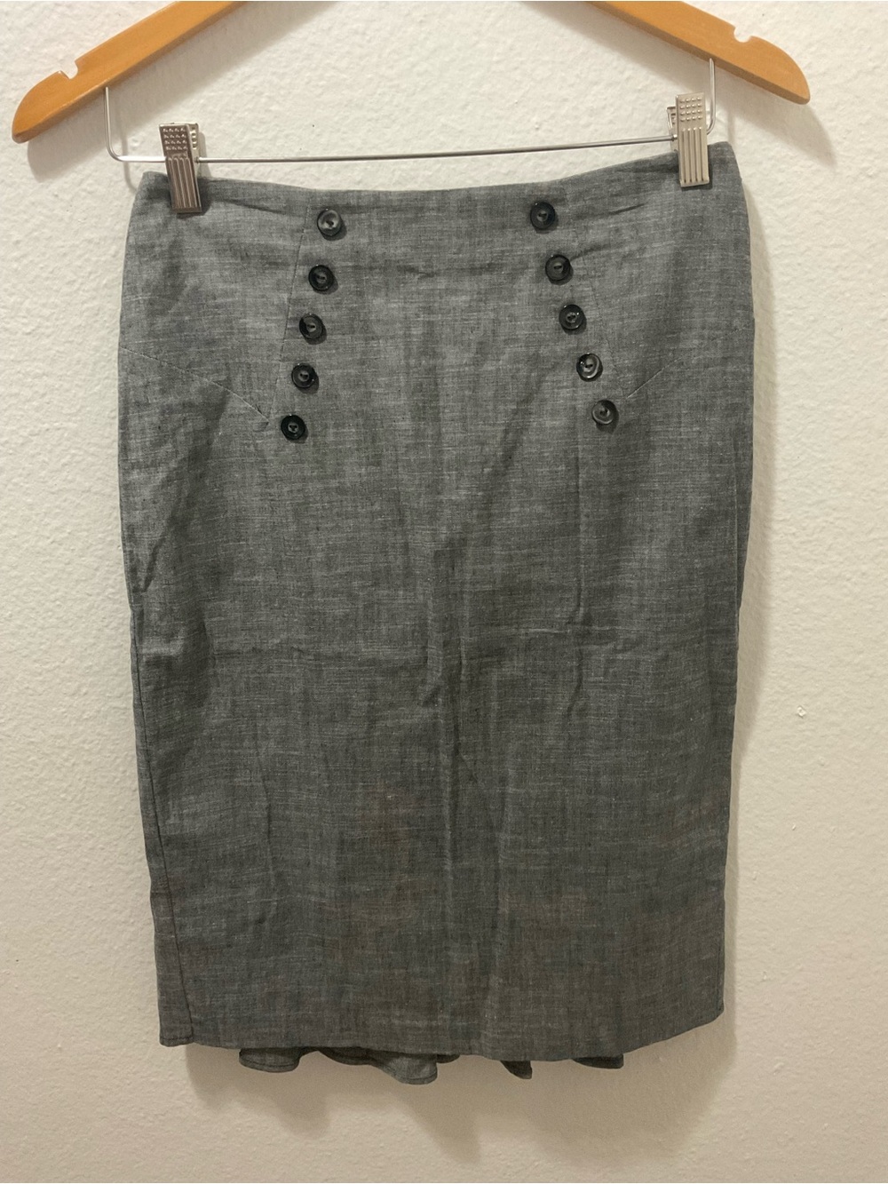 A. Byer women’s office siren Gray Button-Accent Pencil Skirt size 5